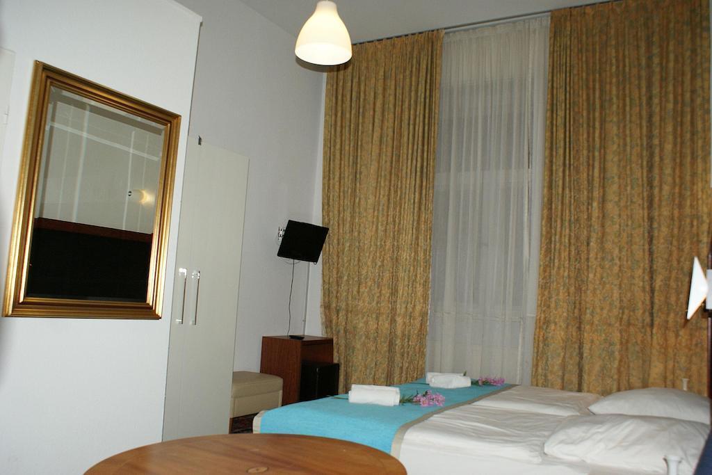 Hotel Garni Aaberna Берлин Номер фото